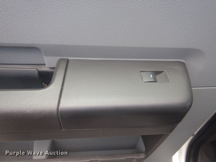 image for item GY9880 2012 Ford F550 Super Duty  flatbed truck