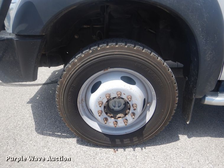 image for item GY9880 2012 Ford F550 Super Duty  flatbed truck