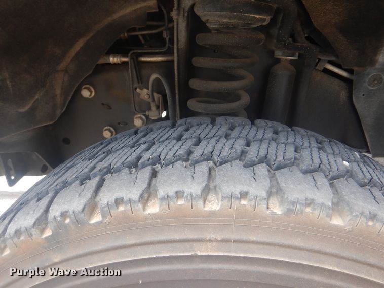 image for item GY9880 2012 Ford F550 Super Duty  flatbed truck