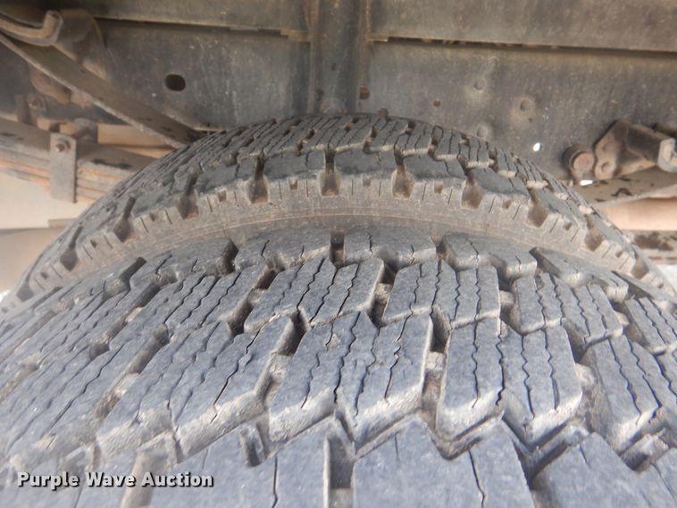 image for item GY9880 2012 Ford F550 Super Duty  flatbed truck