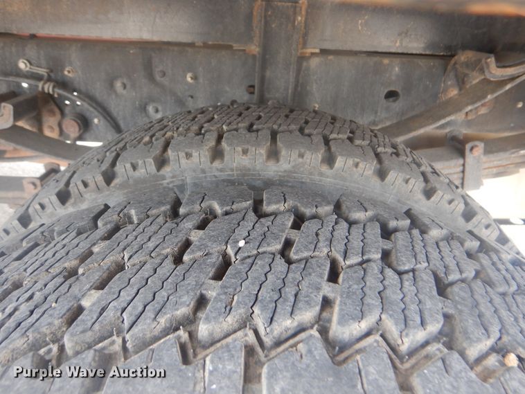 image for item GY9880 2012 Ford F550 Super Duty  flatbed truck