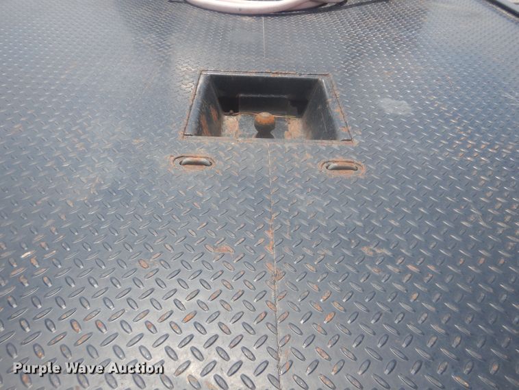 image for item GY9880 2012 Ford F550 Super Duty  flatbed truck