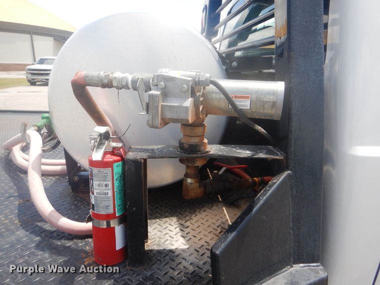 image for item GY9880 2012 Ford F550 Super Duty  flatbed truck