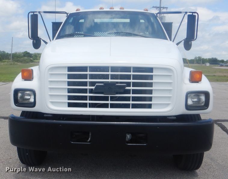 image for item GY9881 2000 Chevrolet C6500  flatbed truck