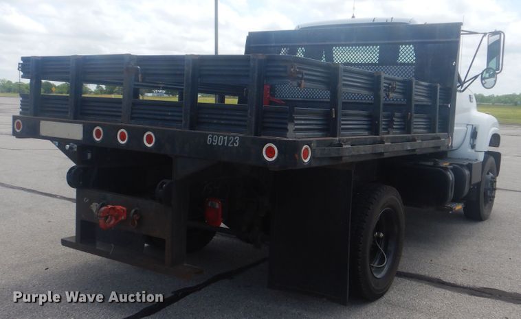 image for item GY9881 2000 Chevrolet C6500  flatbed truck