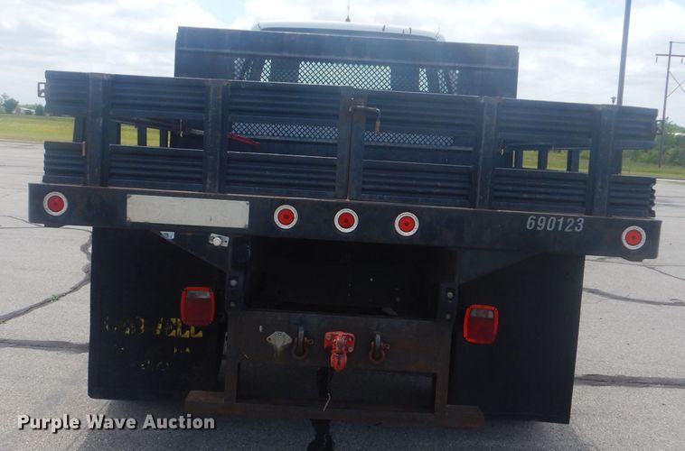 image for item GY9881 2000 Chevrolet C6500  flatbed truck