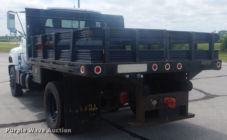 image for item GY9881 2000 Chevrolet C6500  flatbed truck