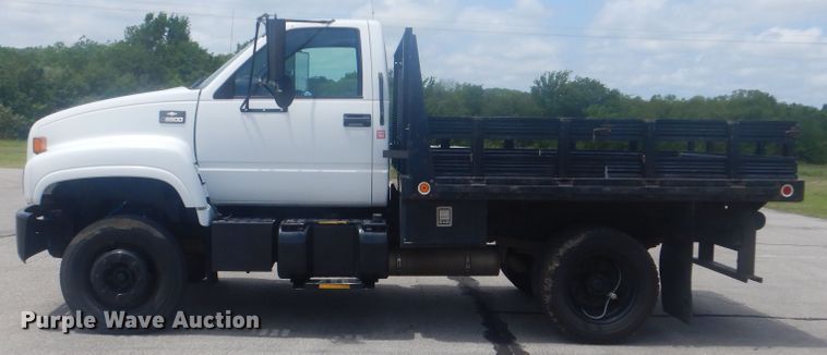 image for item GY9881 2000 Chevrolet C6500  flatbed truck