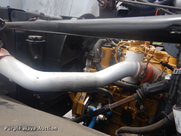 image for item GY9881 2000 Chevrolet C6500  flatbed truck