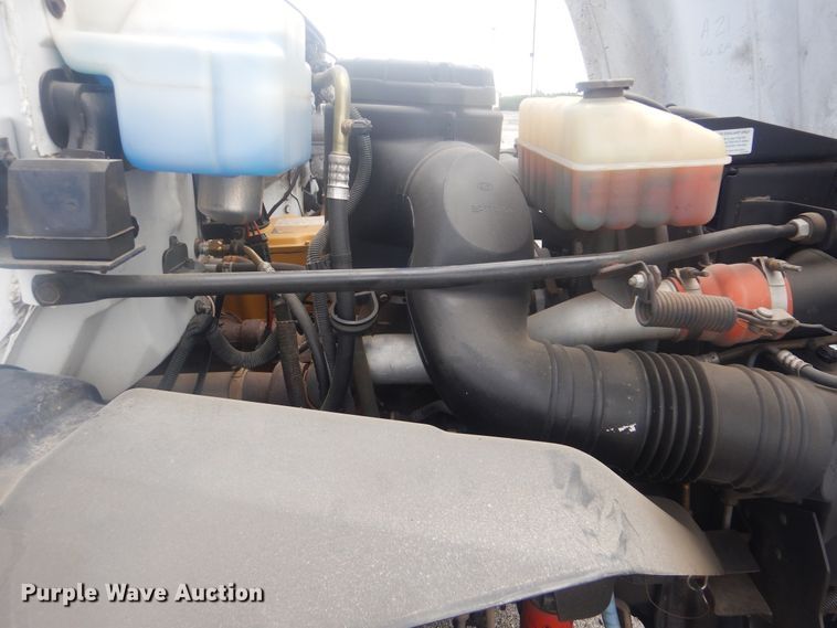 image for item GY9881 2000 Chevrolet C6500  flatbed truck