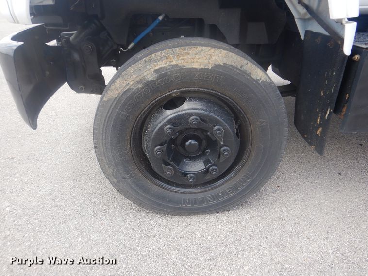 image for item GY9881 2000 Chevrolet C6500  flatbed truck