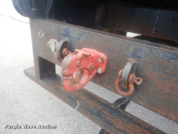 image for item GY9881 2000 Chevrolet C6500  flatbed truck