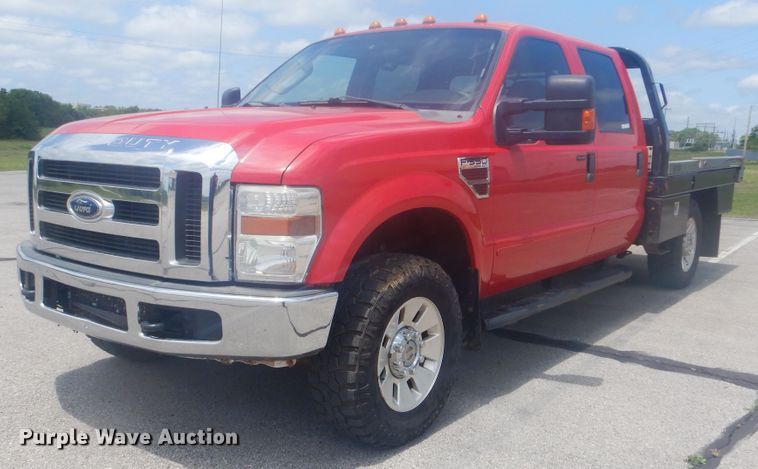 image for item GY9882 2008 Ford F350 Super Duty  Crew Cab bale bed pickup truck