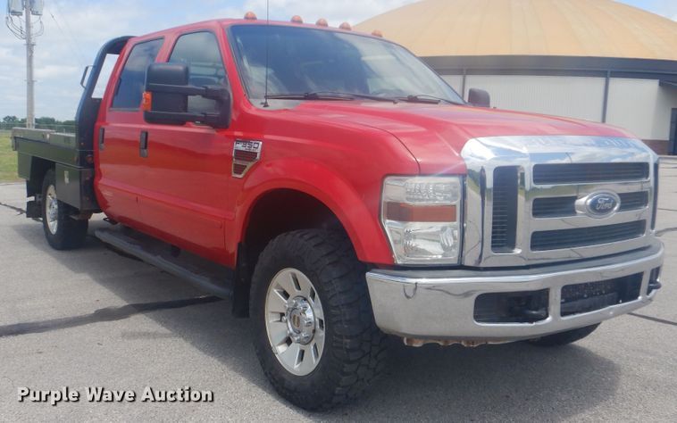 image for item GY9882 2008 Ford F350 Super Duty  Crew Cab bale bed pickup truck