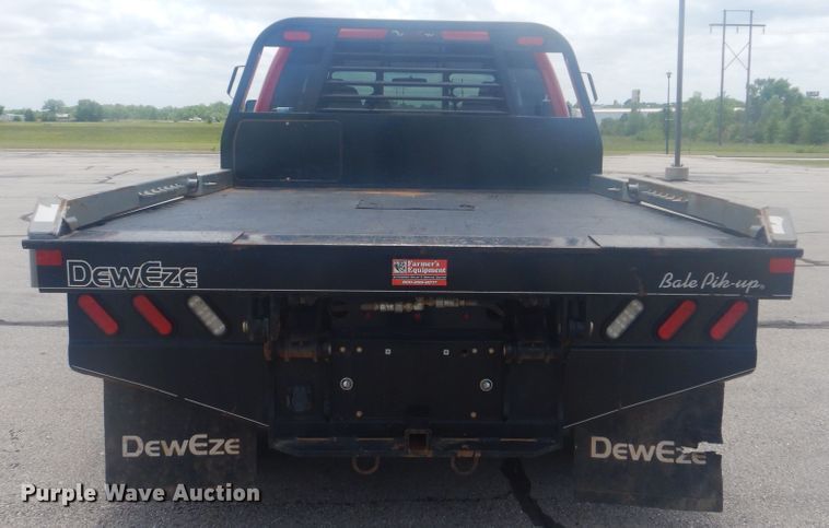 image for item GY9882 2008 Ford F350 Super Duty  Crew Cab bale bed pickup truck