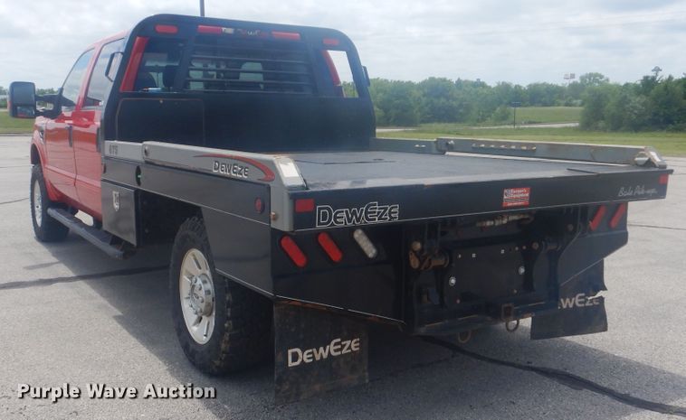 image for item GY9882 2008 Ford F350 Super Duty  Crew Cab bale bed pickup truck