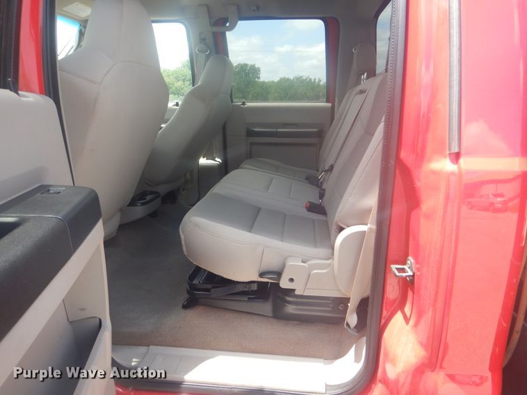 image for item GY9882 2008 Ford F350 Super Duty  Crew Cab bale bed pickup truck