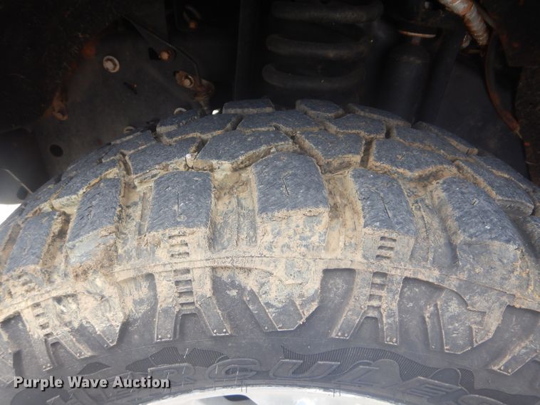 image for item GY9882 2008 Ford F350 Super Duty  Crew Cab bale bed pickup truck