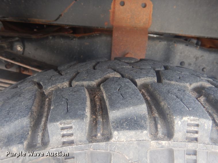 image for item GY9882 2008 Ford F350 Super Duty  Crew Cab bale bed pickup truck