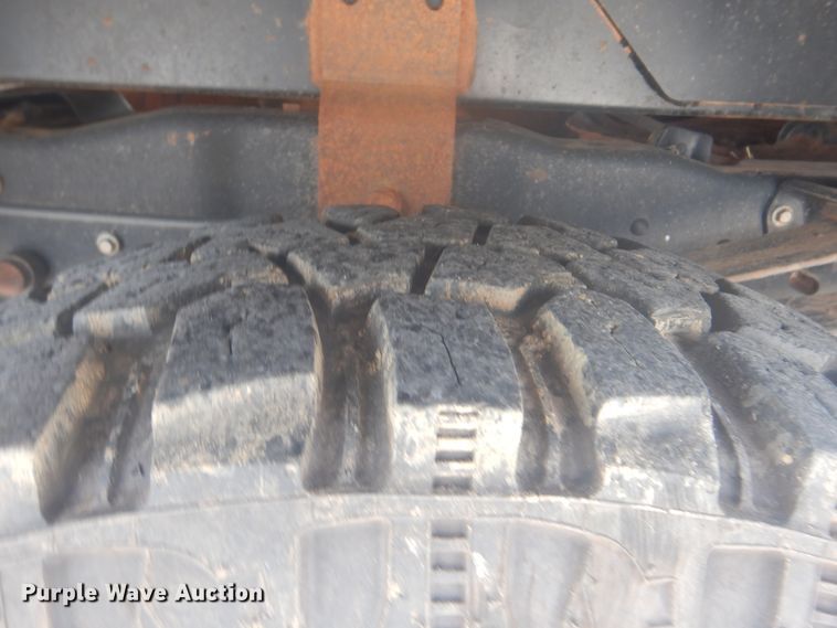 image for item GY9882 2008 Ford F350 Super Duty  Crew Cab bale bed pickup truck