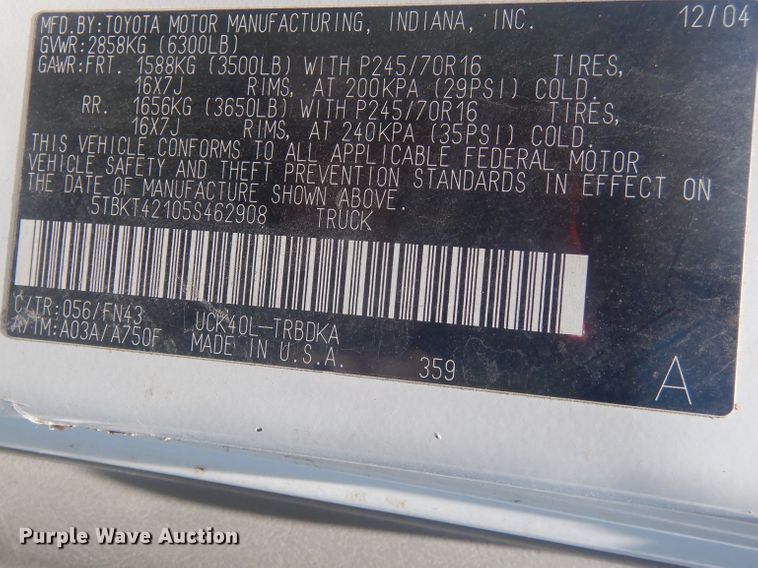 image for item GY9898 2005 Toyota Tundra  flatbed pickup truck