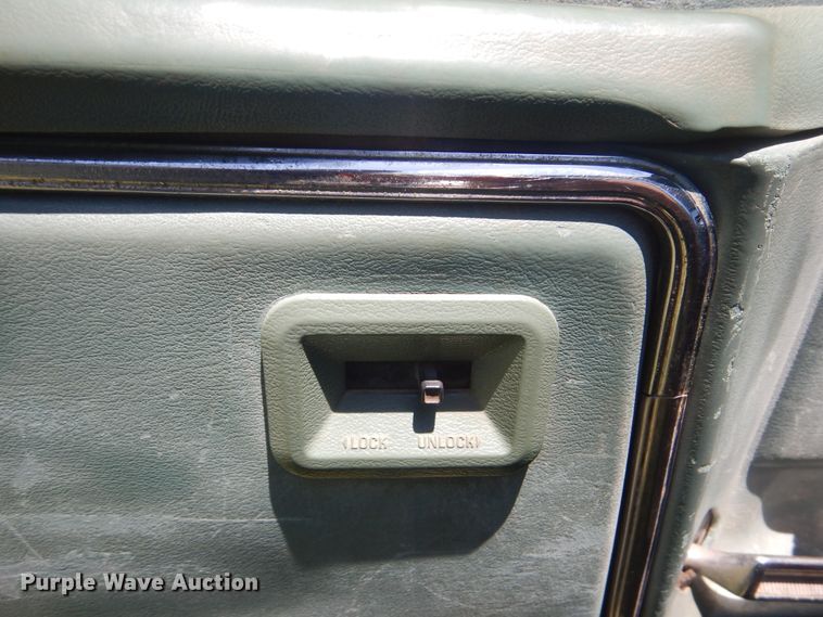 image for item GY9900 1981 Ford F250 Ranger  pickup truck