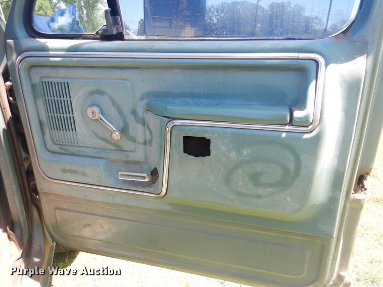 image for item GY9900 1981 Ford F250 Ranger  pickup truck