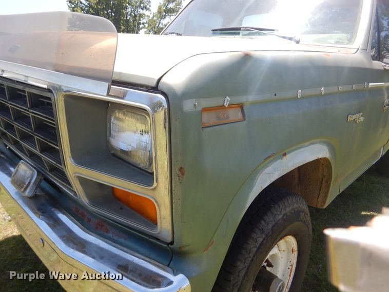 image for item GY9900 1981 Ford F250 Ranger  pickup truck