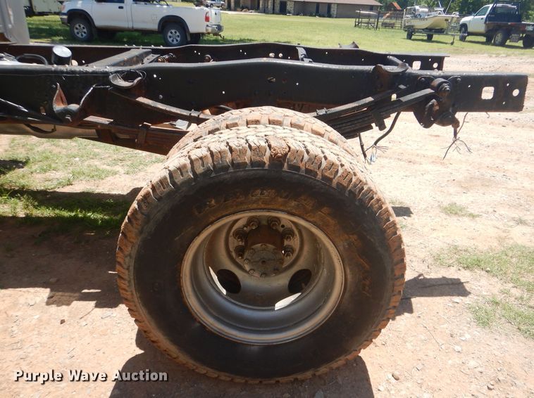 image for item GY9902 1994 Ford F350 XL  pickup truck cab and chassis