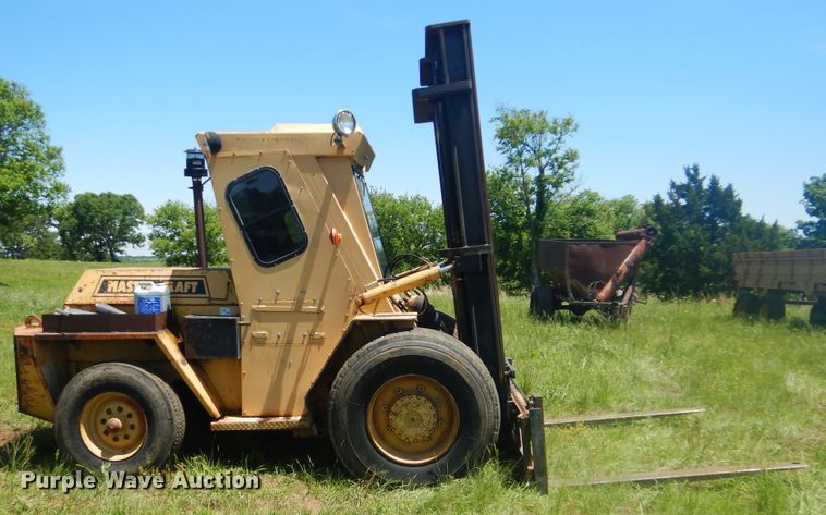 image for item GY9907 Mastercraft  forklift