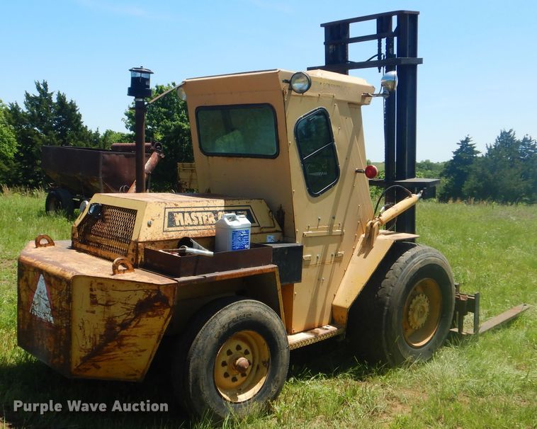 image for item GY9907 Mastercraft  forklift