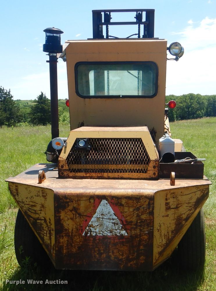 image for item GY9907 Mastercraft  forklift