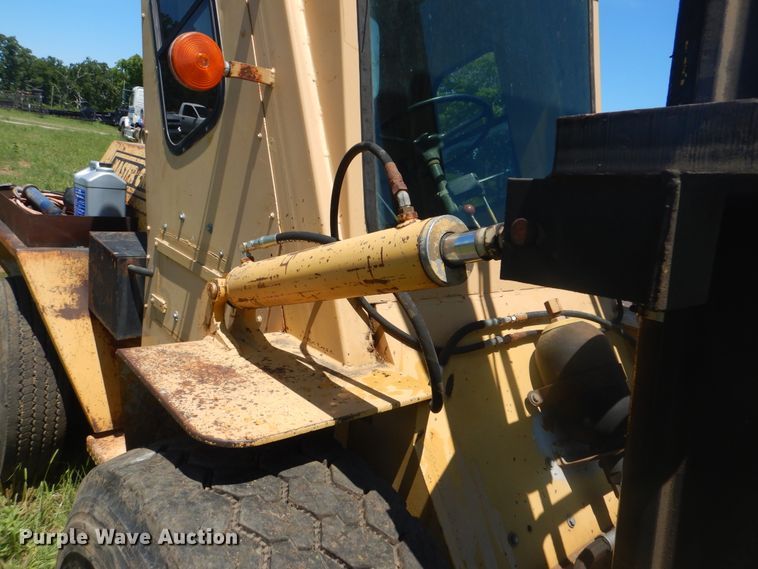 image for item GY9907 Mastercraft  forklift