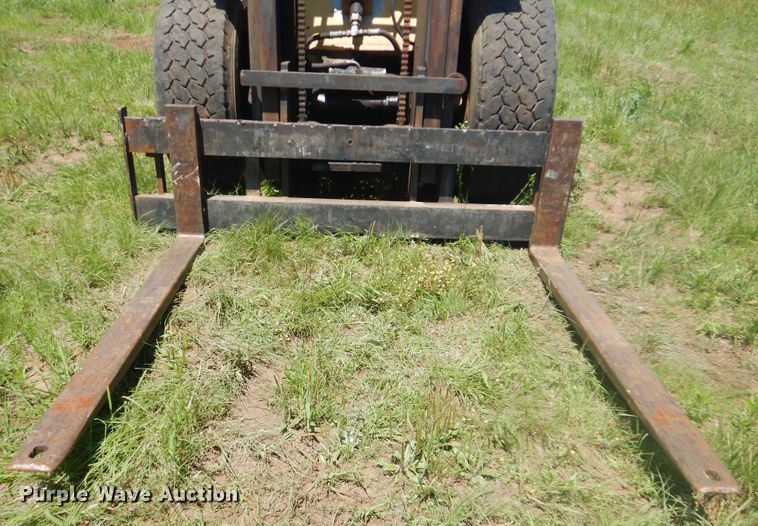 image for item GY9907 Mastercraft  forklift