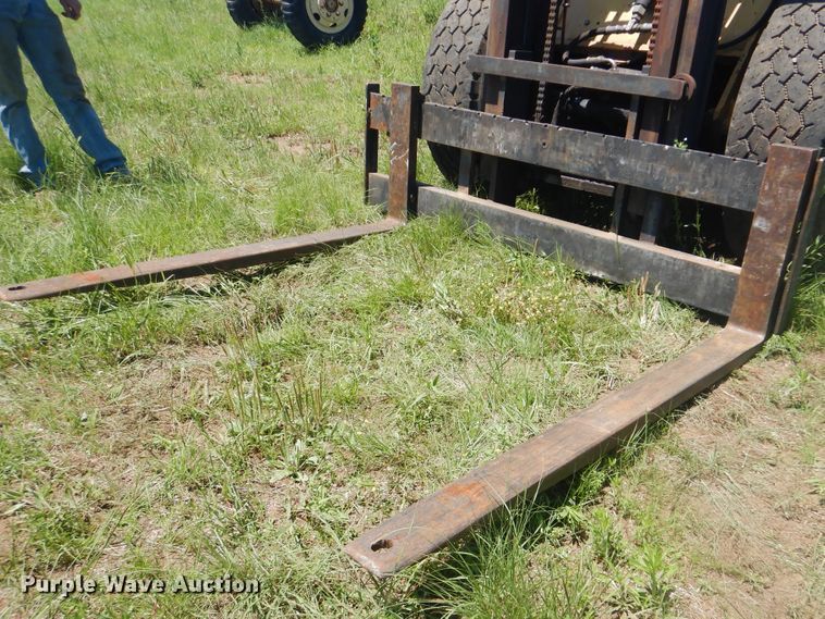 image for item GY9907 Mastercraft  forklift