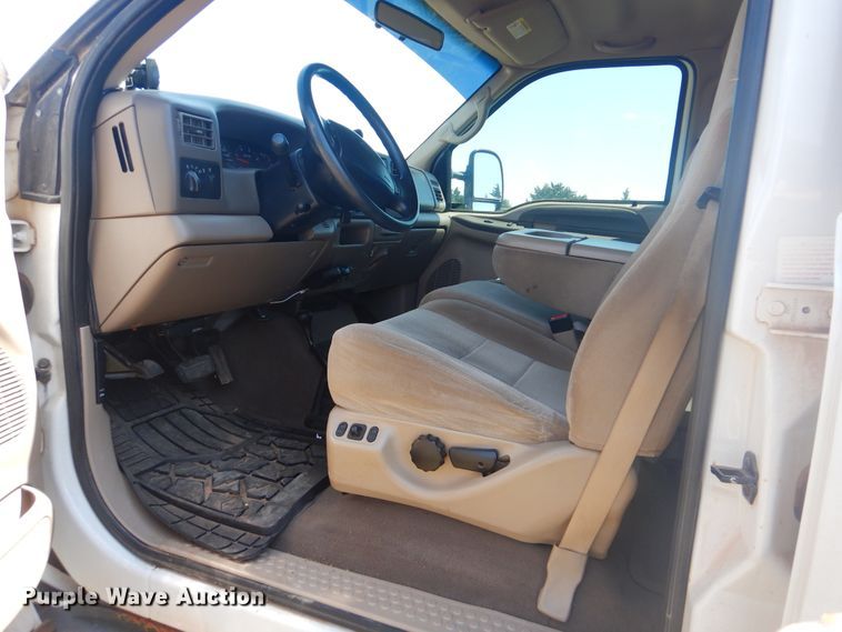 image for item GY9908 2002 Ford F250 Super Duty  Crew Cab pickup truck