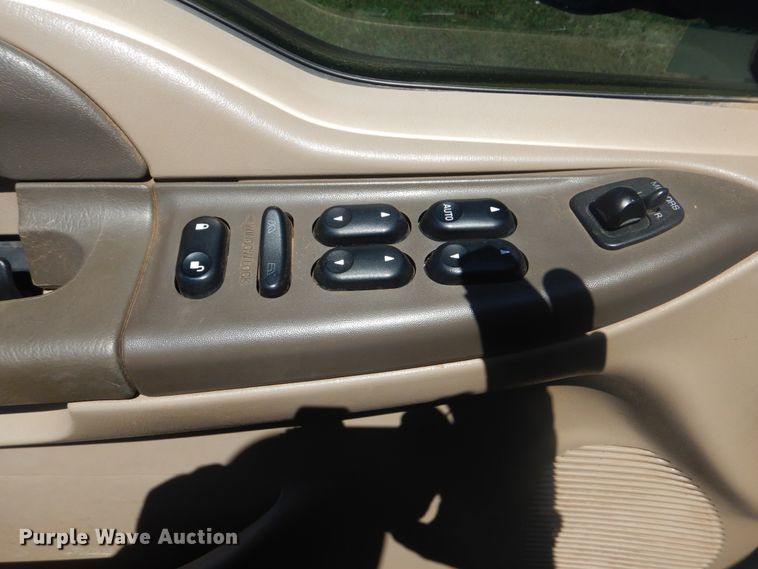 image for item GY9908 2002 Ford F250 Super Duty  Crew Cab pickup truck