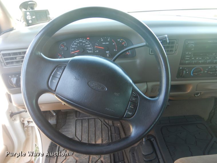 image for item GY9908 2002 Ford F250 Super Duty  Crew Cab pickup truck