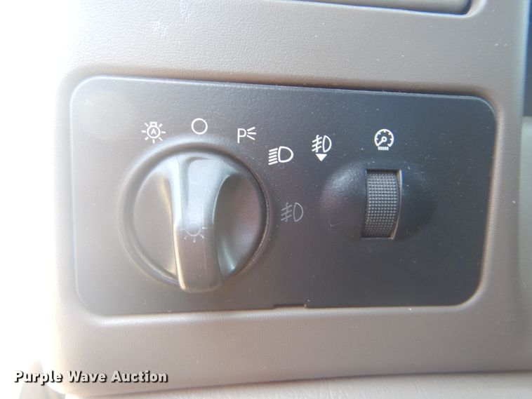 image for item GY9908 2002 Ford F250 Super Duty  Crew Cab pickup truck