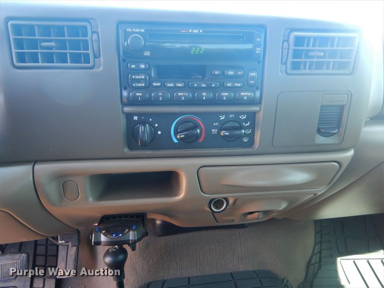 image for item GY9908 2002 Ford F250 Super Duty  Crew Cab pickup truck