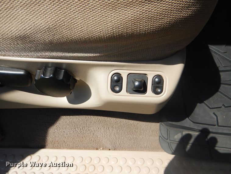 image for item GY9908 2002 Ford F250 Super Duty  Crew Cab pickup truck