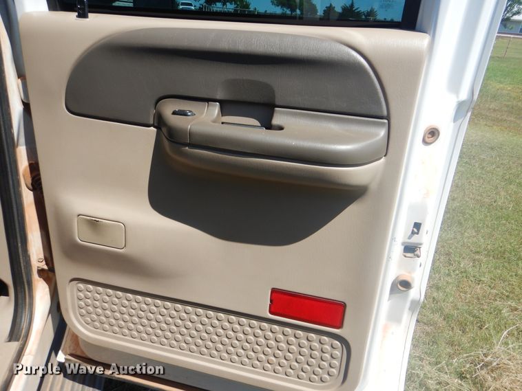 image for item GY9908 2002 Ford F250 Super Duty  Crew Cab pickup truck