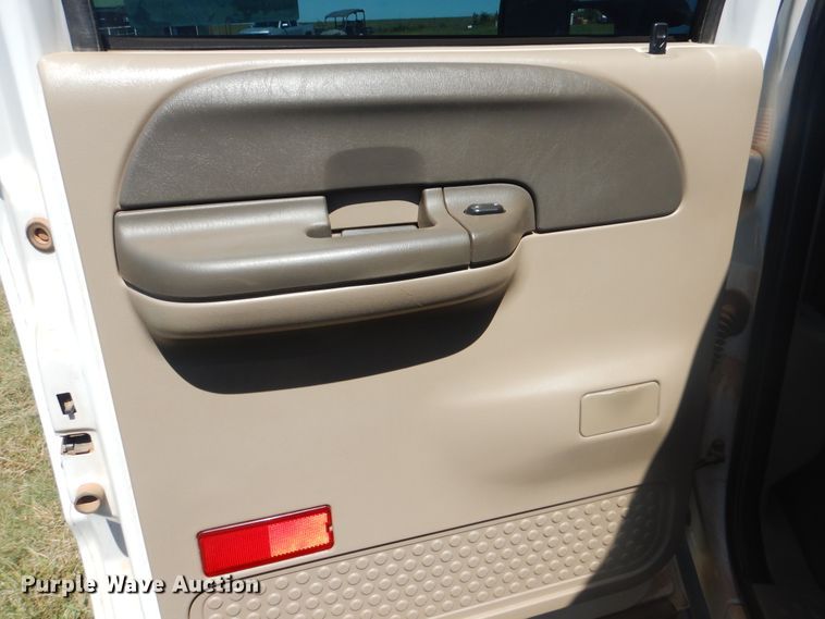 image for item GY9908 2002 Ford F250 Super Duty  Crew Cab pickup truck