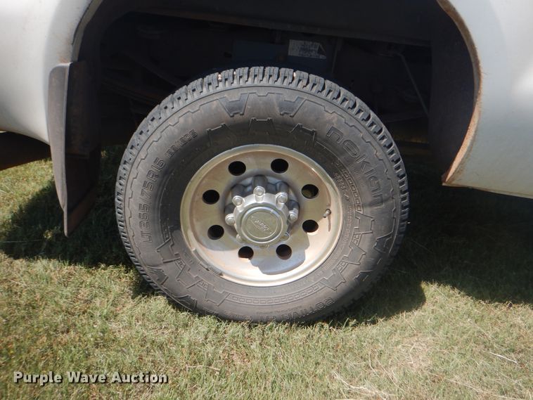 image for item GY9908 2002 Ford F250 Super Duty  Crew Cab pickup truck