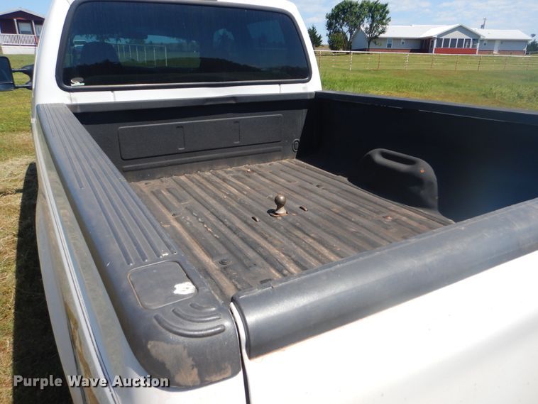 image for item GY9908 2002 Ford F250 Super Duty  Crew Cab pickup truck