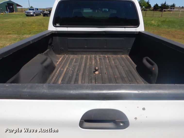 image for item GY9908 2002 Ford F250 Super Duty  Crew Cab pickup truck