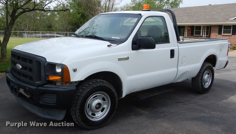 image for item HA9008 2005 Ford F250 Super Duty  pickup truck