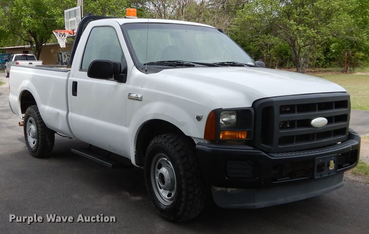 image for item HA9008 2005 Ford F250 Super Duty  pickup truck