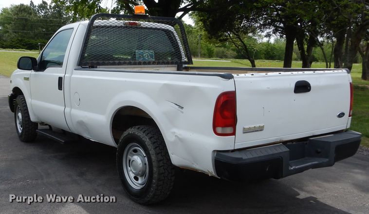 image for item HA9008 2005 Ford F250 Super Duty  pickup truck