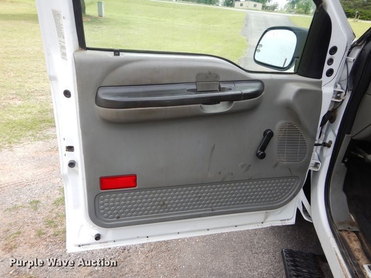 image for item HA9008 2005 Ford F250 Super Duty  pickup truck